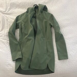 Lululemon repelshell rain jacket